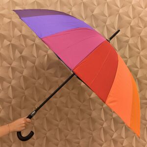 Farebný dáždnik s čiernou rukoväťou